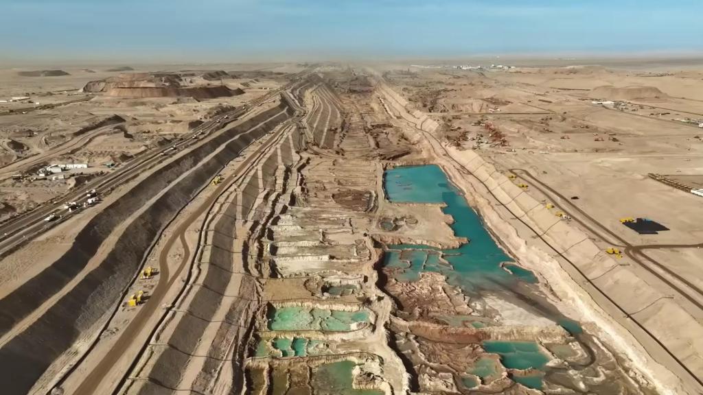 Las obras de The Line, la ciudad lineal de Arabia Saudí.