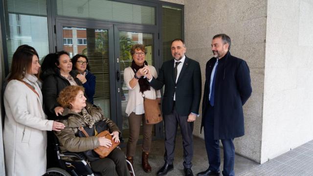 Entrega de llaves para el centro social de Fegerec