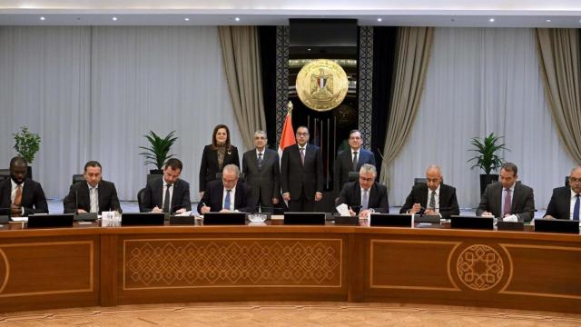 Firma del acuerdo entre Smartenergy y las instituciones de Egipto y Canal de Suez para construir una planta de amoniaco verde.