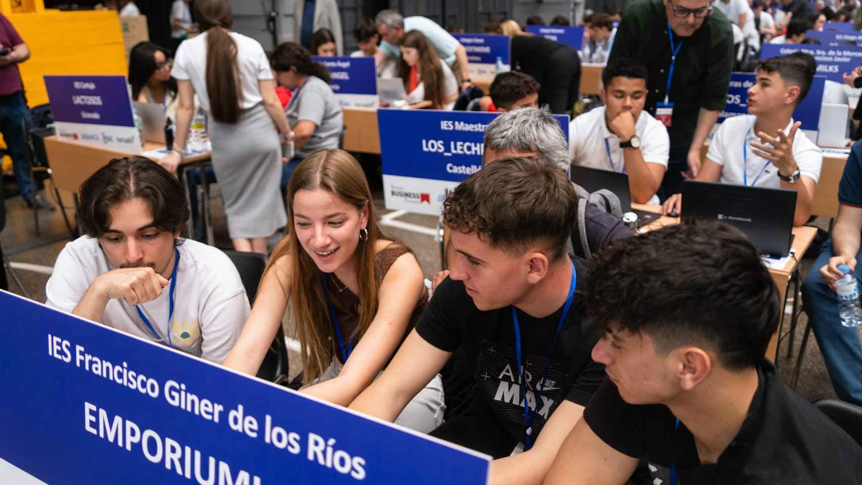 Participantes en la final de Young Business Talents.