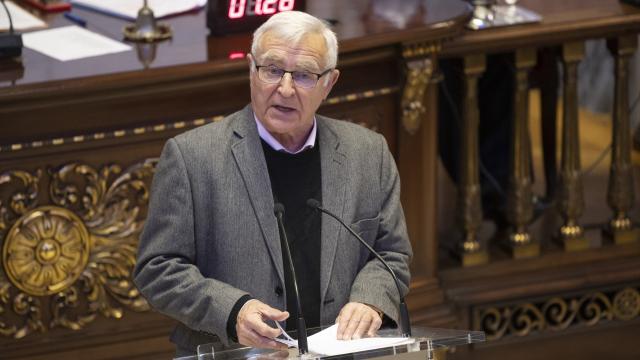 Joan Ribó, en el pleno del Ayuntamiento de Valencia. EP