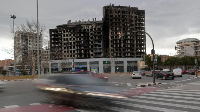 Vista del complejo residencial incendiado en Campanar, Valencia.