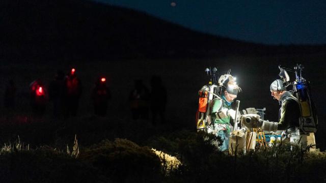 Astronautas de la NASA (Zena Cardman y Drew Fustel)e probando la cámara.