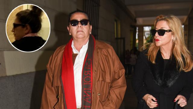 María del Monte y su mujer, Inmaculada Casal, junto a una imagen de su empleada del hogar en un fotomontaje de EL ESPAÑOL.