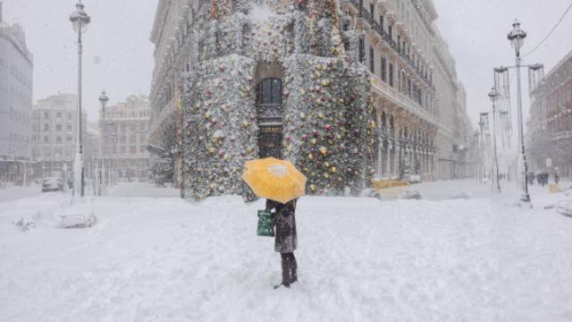 La Aemet activa la alerta amarilla por nevadas en Madrid para este fin de semana: las zonas afectadas