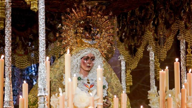 La Macarena, en procesión durante la Madrugada de 2023.