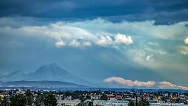 El Puig Campana y la Sierra de Bernia también se dejaron ver desde Orihuela, a 120 kilómetros de distancia.