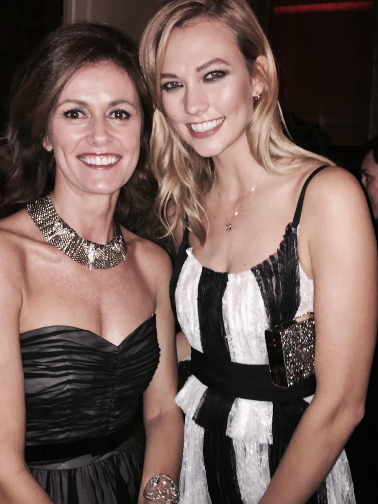 Nuria March junto a Karlie Kloss.