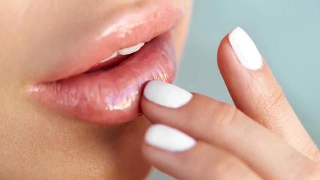 El truco viral en España para conseguir unos labios voluminosos sin pinchazos.