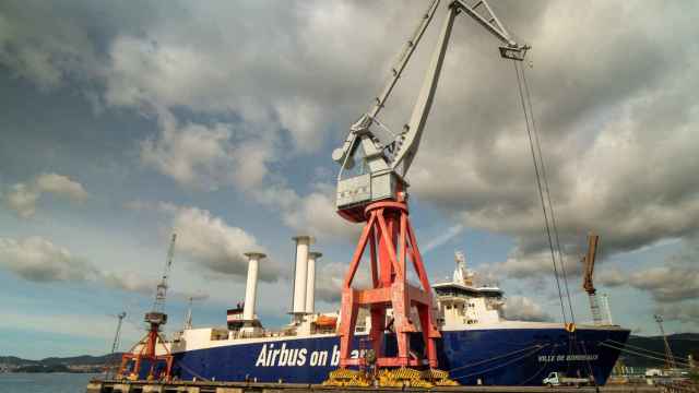 Velas instaladas a un buque ro-ro en Astilleros San Enrique, en Vigo.