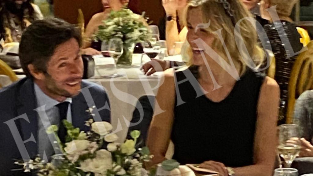 Canales Rivera junto a Regina García en la gala de la revista 'Madrid Magazine', en 2024.