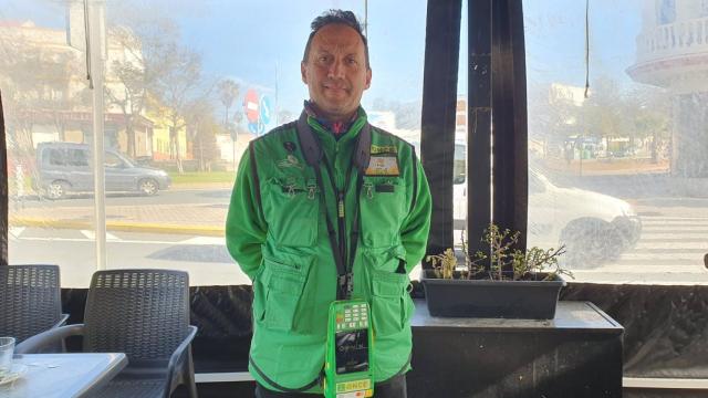 El vendedor de la ONCE que ha repartido los premios.