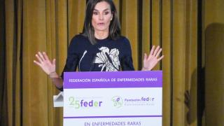 Doña Letizia muestra en Sevilla su compromiso por las enfermedades raras: “Nos ha cambiado la vida”