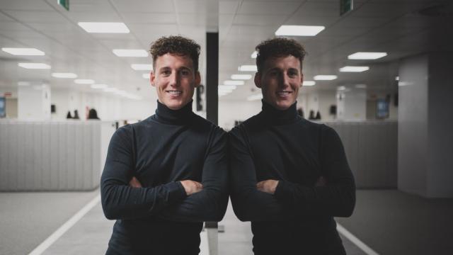 El piloto Pol Espargaró durante una entrevista para EL ESPAÑOL