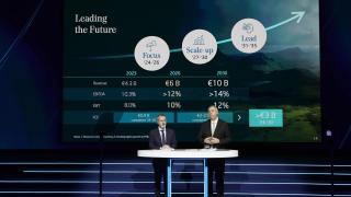 Marc Murtra, presidente, y José Vicente de los Mozos, consejero delegado, en la presentación del plan estratégico de Indra 2024-2026