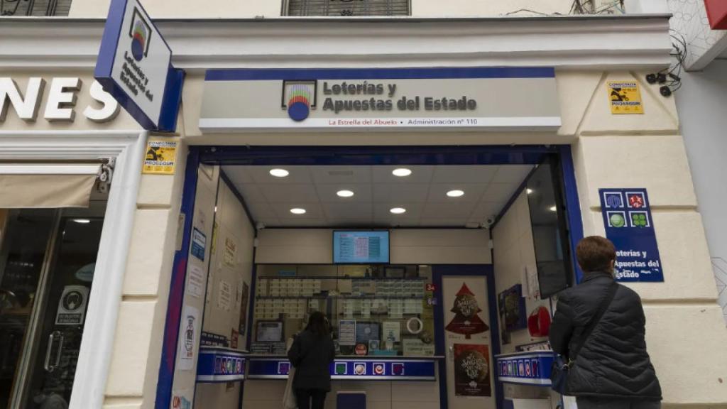 Imagen de archivo de una administración de lotería de Madrid