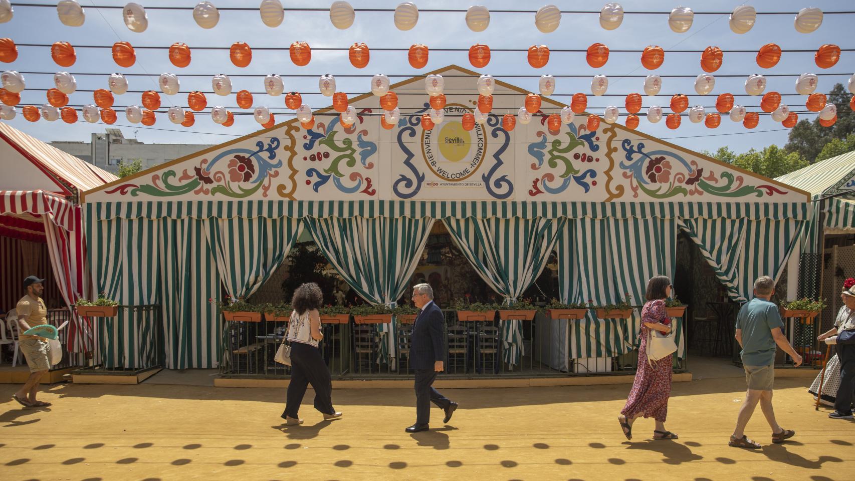 Sevillanos en la Feria de Abril.
