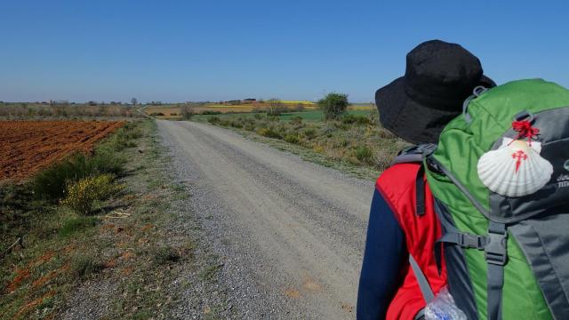 Un peregrino durante el Camino de Santiago.
