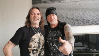 Carlos Prieto 'Moha' y Txus di Fellatio, de Mägo de Oz, este jueves en la sede de Warner, en Madrid. Foto: F. D. Quijano