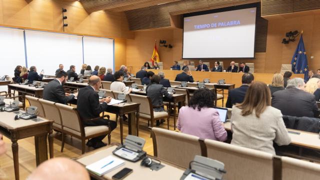 Asistentes en la Comisión de Justicia, en el Congreso de los Diputados, este jueves.