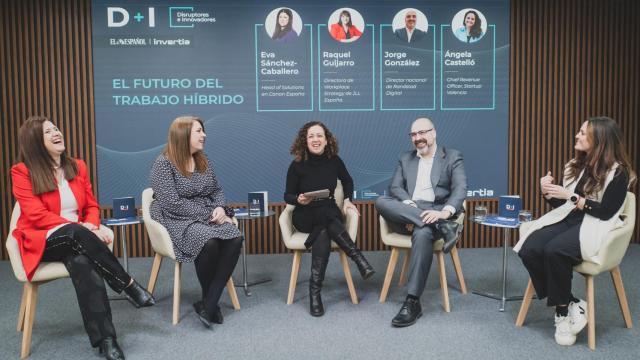 Eva Sánchez-Caballero (Canon), Raquel Guijarro (JLL), Noelia Hernández (D+I - EL ESPAÑOL), Jorge González (Randstad) y Ángela Castelló (Startup Valencia)