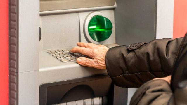 Atento a tu cuenta bancaria durante los próximos meses: te tiene que llegar algo de Hacienda