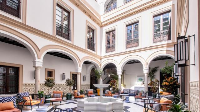 Uno de los patios interiores del hotel Casa Palacio Don Ramón.