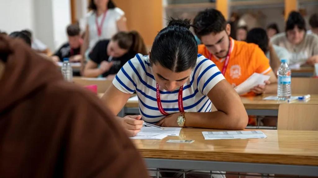 Imagen de archivo de alumnos de FP