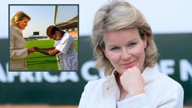 La Reina, durante su visita al país africano.