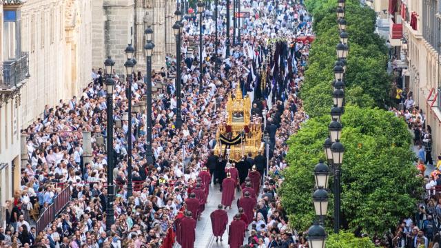 Sillas de la Carrera Oficial en la Avenida de la Constitución