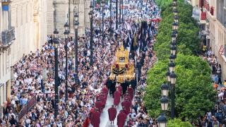 Sillas de la Carrera Oficial en la Avenida de la Constitución