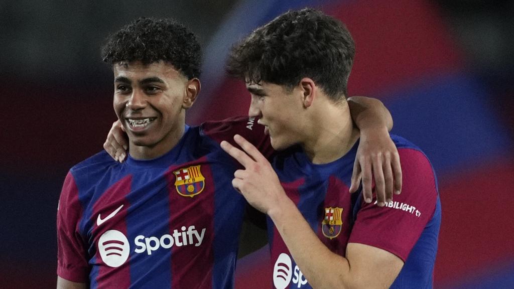 Lamine Yamal y Pau Cubarsí, con el Barça