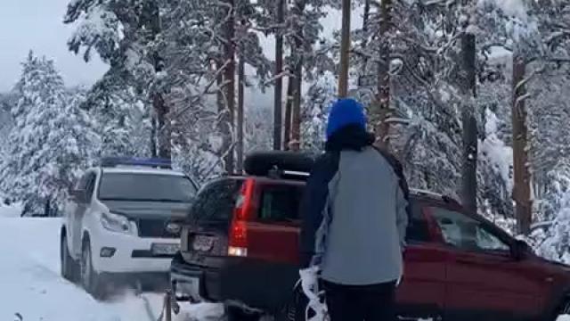 Momento del rescate, este sábado en la provincia de Soria.