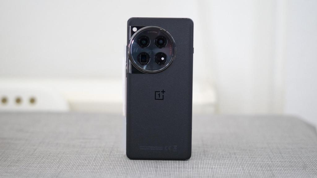 OnePlus 12 trasera
