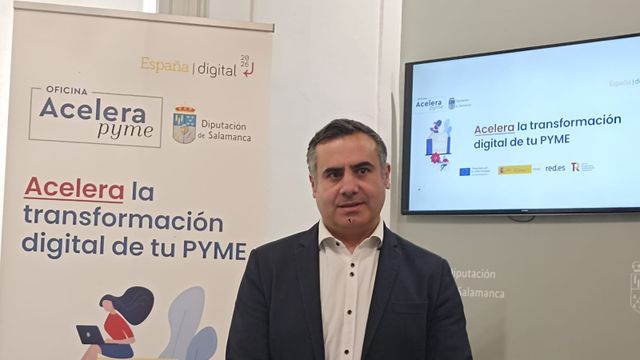 El diputado de Empleo y Desarrollo Rural, Antonio Labrador, presenta el programa