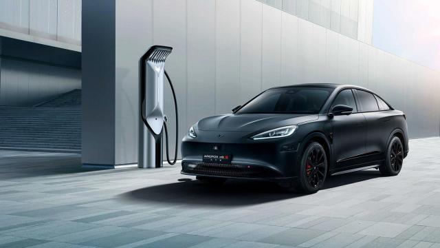 El Arcfox Alpha-S, el primer coche creado por BAIC en colaboración con Huawei