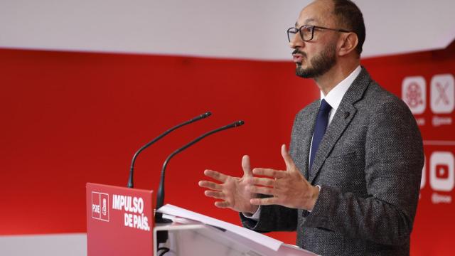 El secretario del Área Institucional del PSOE, Alfonso Rodríguez Gómez de Celis, este lunes en la sede del PSOE en Ferraz.