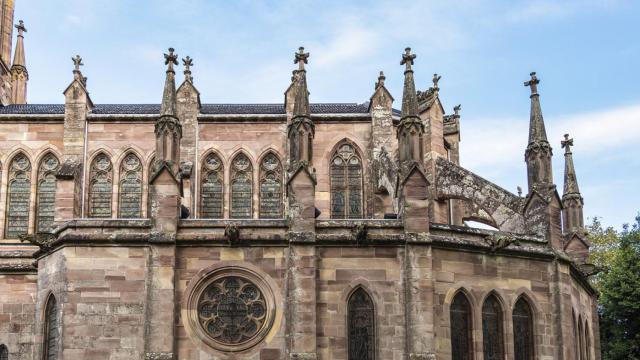 El pintoresco municipio cántabro que esconde uno de los palacios más curiosos y bonitos de España