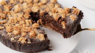 Tarta 'Pepichurros', elaborada con chocolate y churros. EE