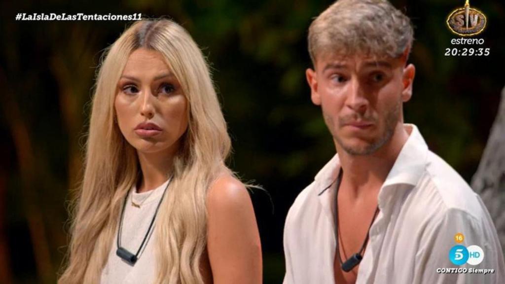 Sandra Barneda junto a los concursantes de 'La isla de las tentaciones 7'.