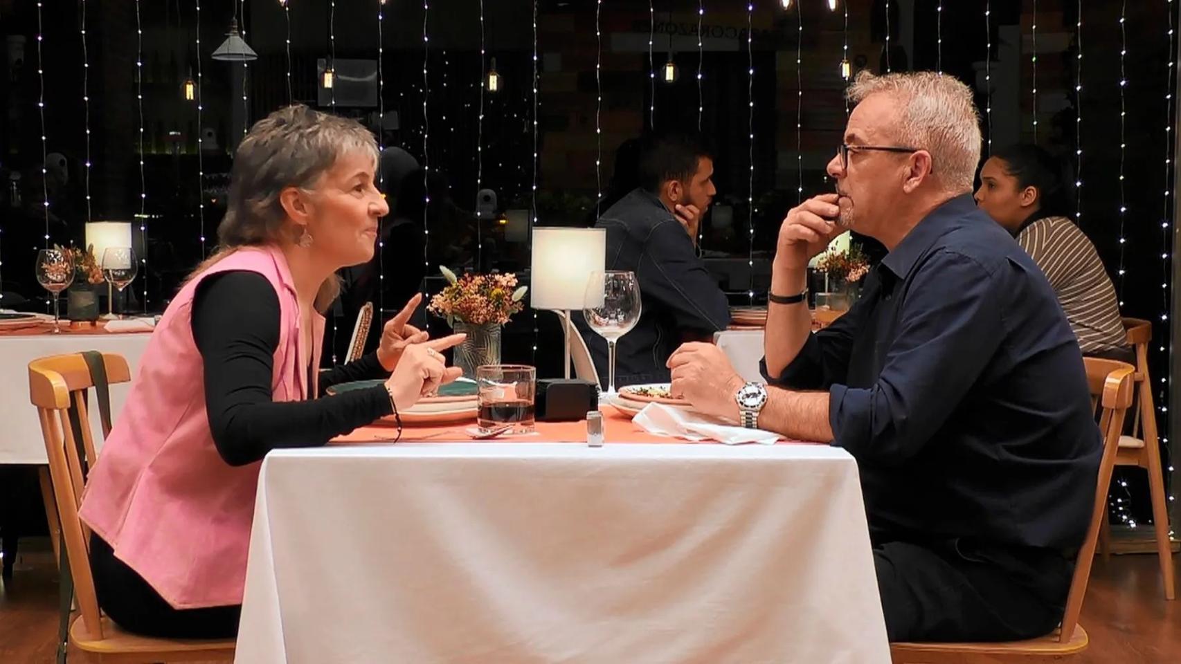 Rosa y Roge en 'First Dates'.