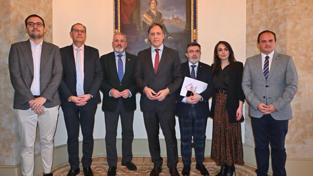 Reunión del Ayuntamiento y la Junta de Semana Santa de Salamanca