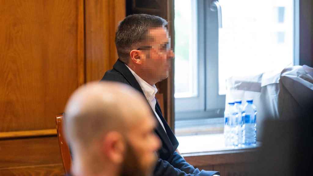 El acusado del asesinato de Jessica Méndez en Barro, en marzo de 2022, sentado en la Audiencia de Pontevedra, en el juicio por este crimen.