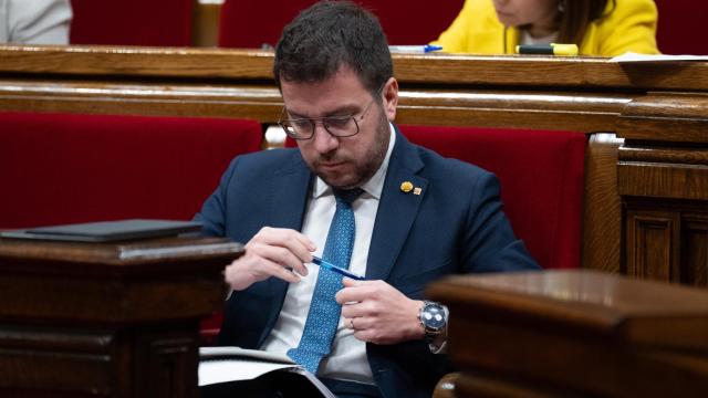 El presidente de la Generalitat, Pere Aragonès, en el pleno del Parlament.