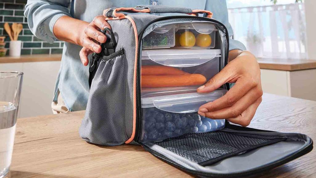 Bolsa isotérmica con fiambreras.