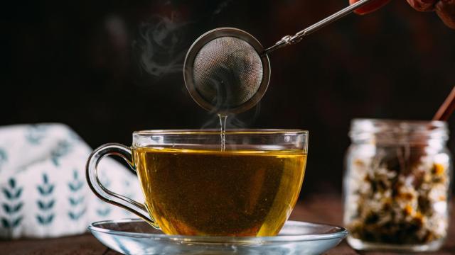 Esto es lo q le pasa a tu organismo si tomas té de manzanilla después de cada comida en España