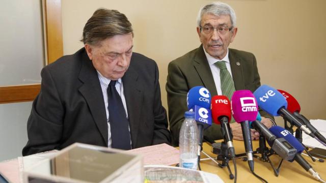 Rueda de prensa del historiador Jorge Miranda y el exalcalde de Toledo Joaquín Sánchez Garrido. Fotos: Javier Longobardo