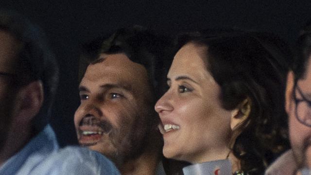 Isabel Díaz Ayuso y su novio, Alberto González, en el Festival Mad Cool 2023.