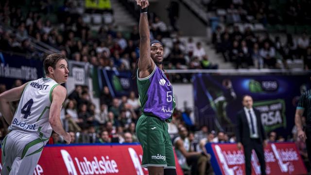Kendrick Perry durante el Tofas Bursa vs. Unicaja de la BCL