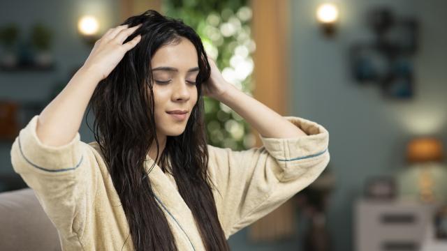 El ingrediente que tienes que agregar a tu champú para que el pelo crezca más rápido.